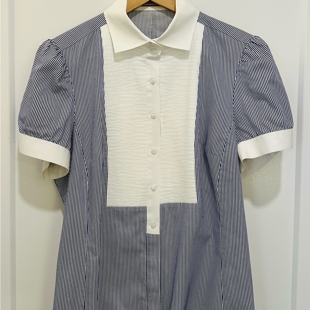 Thomas Pink Lady’s short sleeve blue and white striped tuxedo shirt US size 12